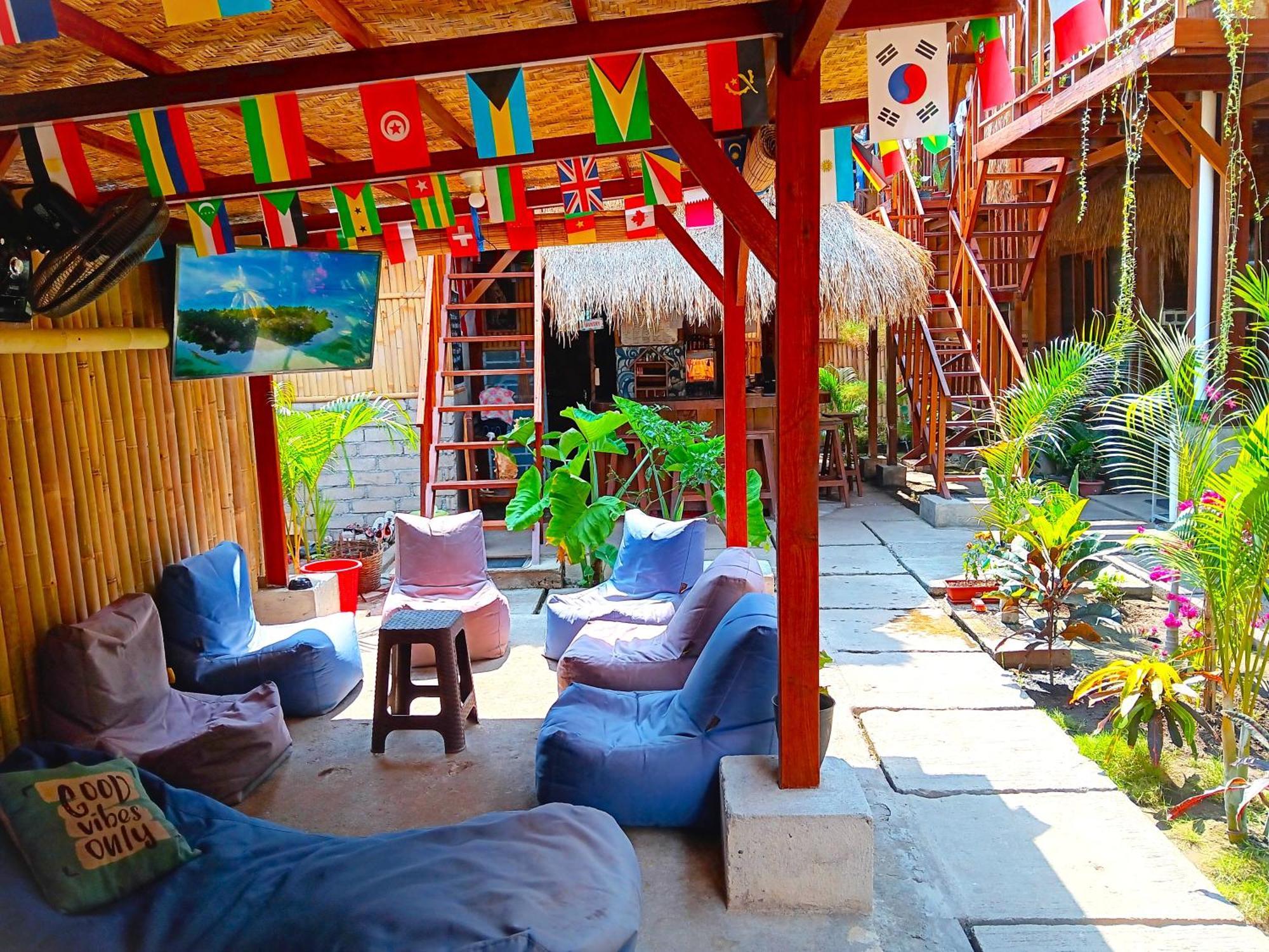 Good Vibes Bungalows Gili Trawangan Exterior photo