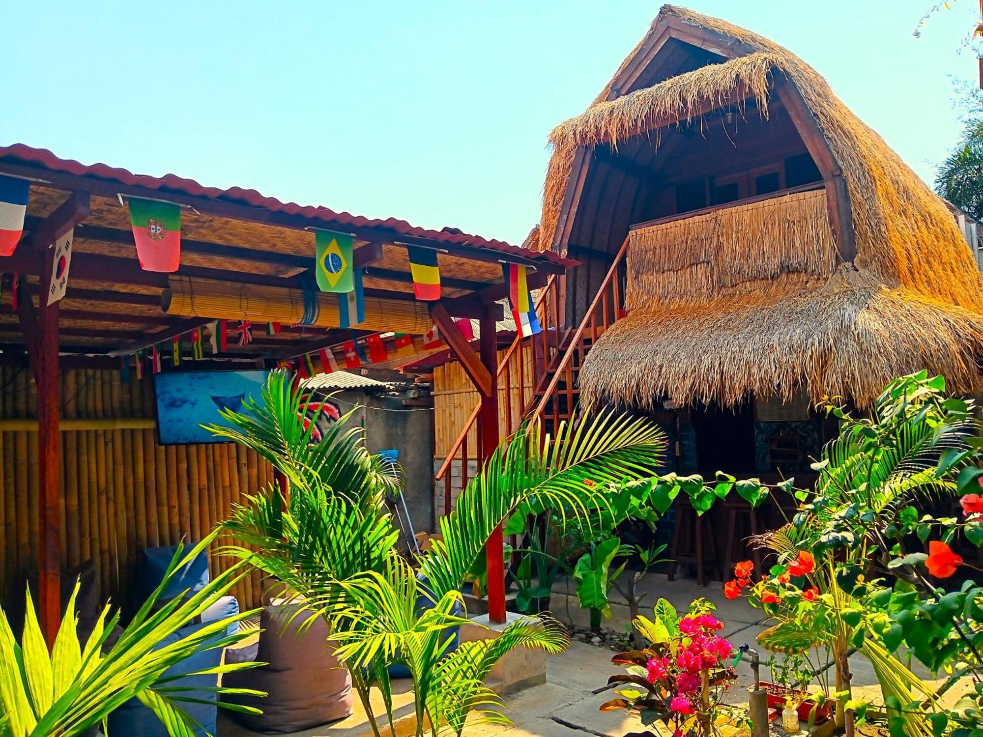 Good Vibes Bungalows Gili Trawangan Exterior photo