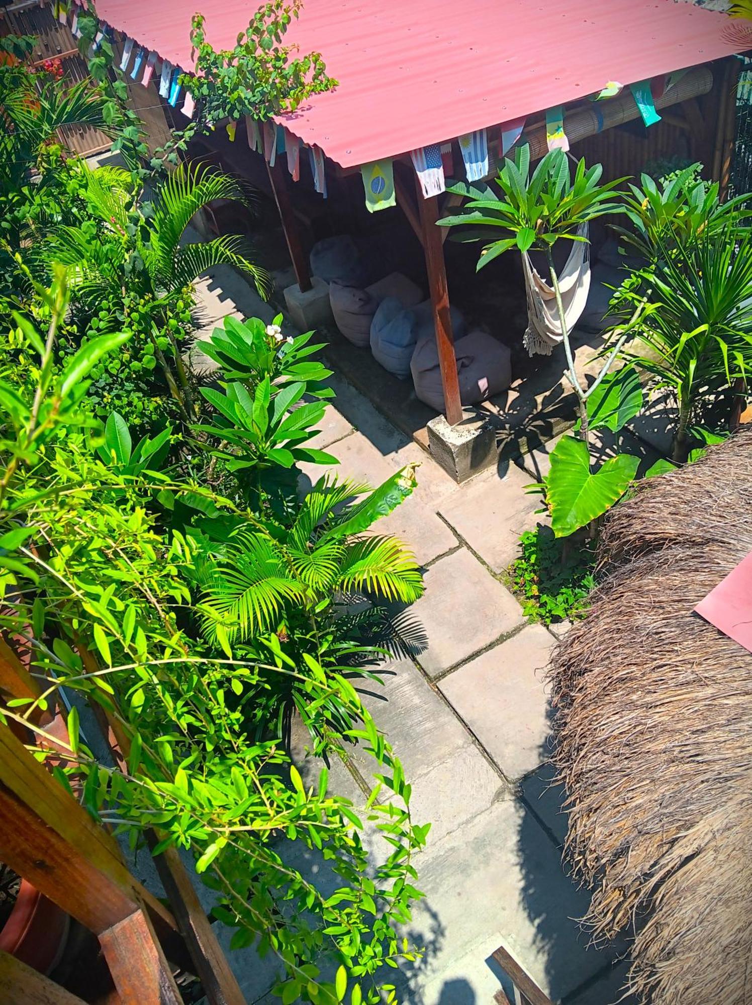 Good Vibes Bungalows Gili Trawangan Exterior photo