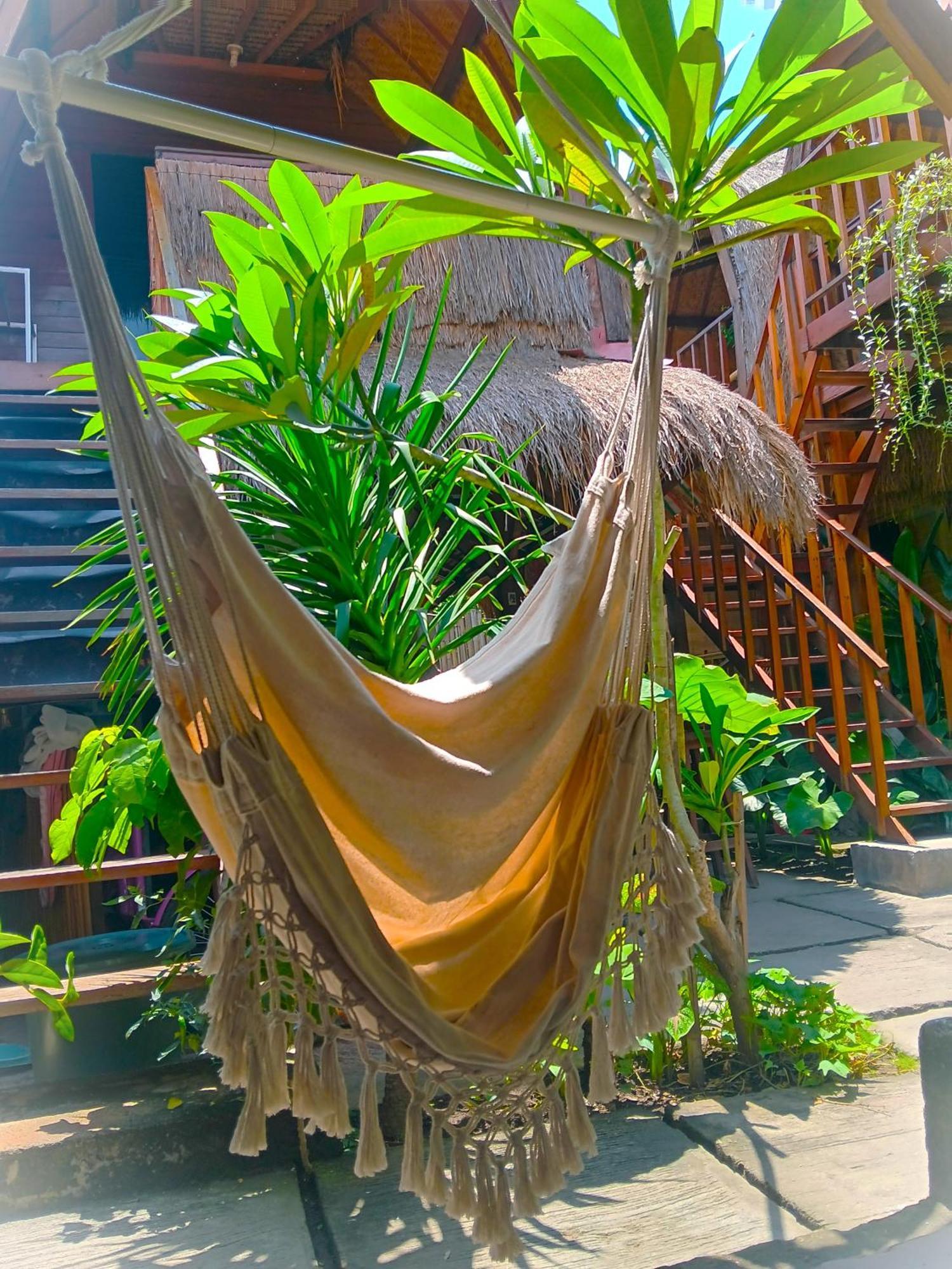Good Vibes Bungalows Gili Trawangan Exterior photo